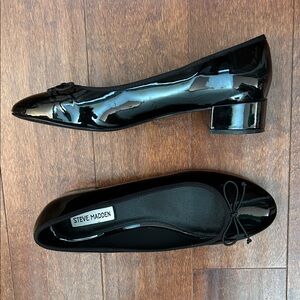 Steve Madden Cherish Black Patent Pump with Bow Detailing, Size 11